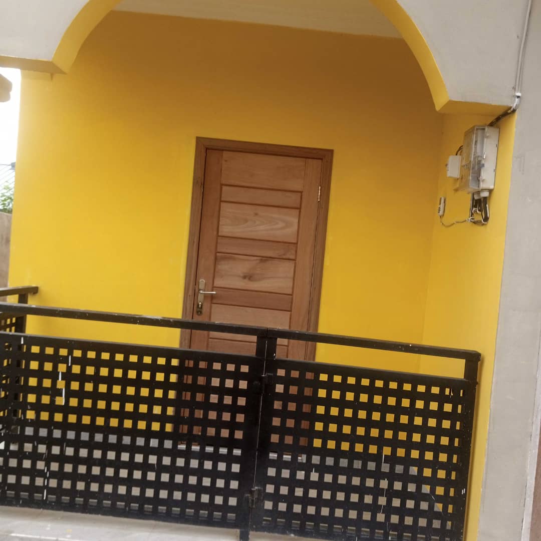 2 bedroom apartment - Image 4