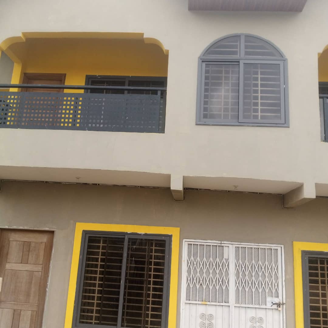 2 bedroom apartment - Image 3