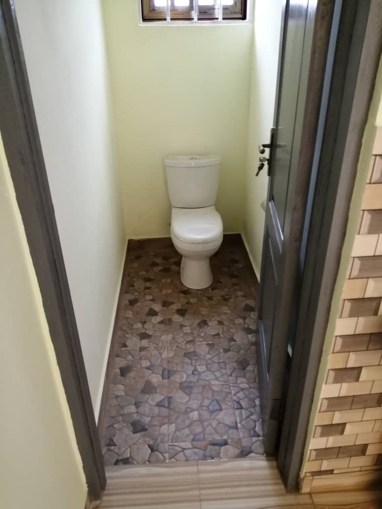 Two Bedroom House - Image 8