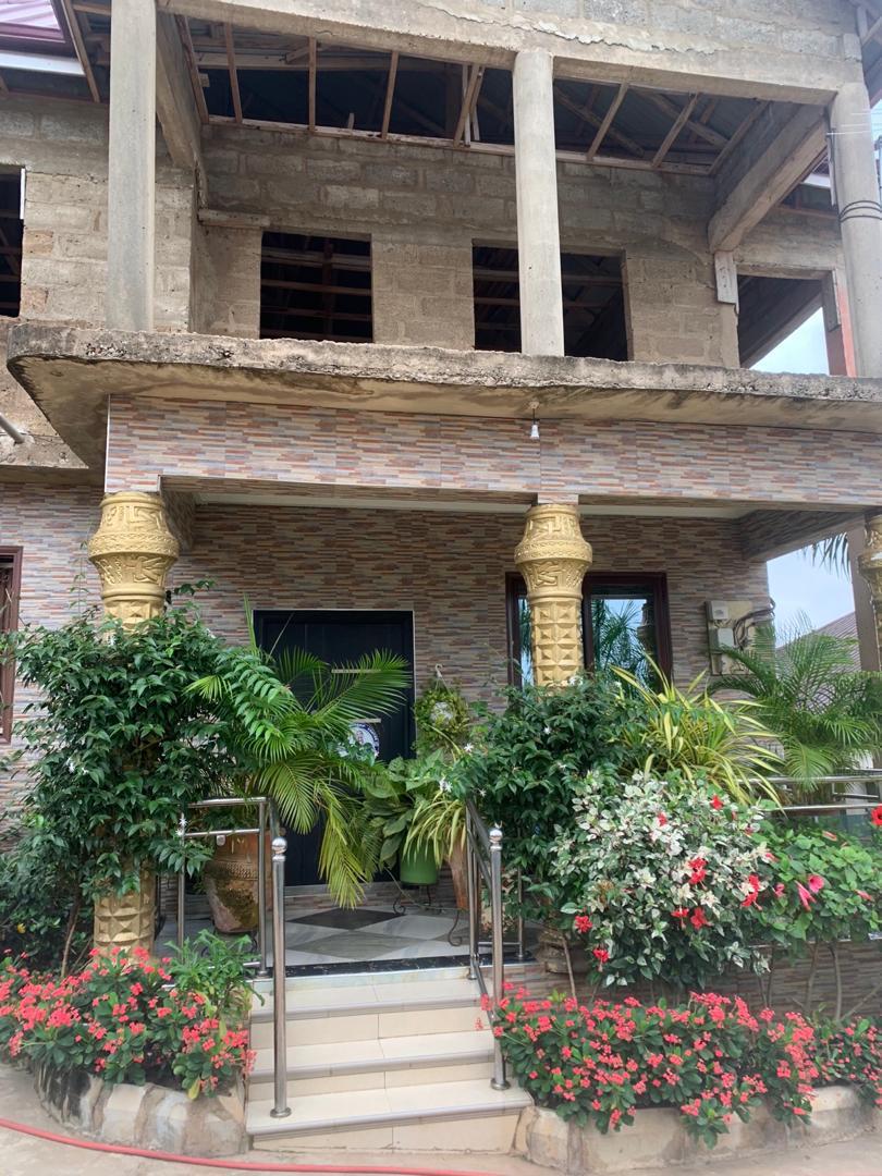 Modern 3-Bedroom House - Image 10