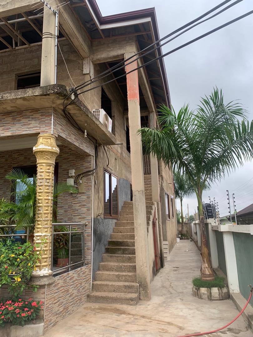 Modern 3-Bedroom House - Image 9