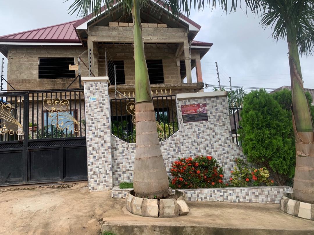 Modern 3-Bedroom House - Image 6