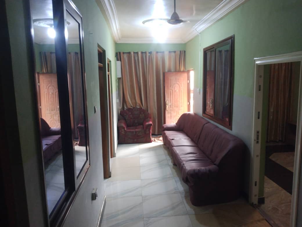 Modern 3-Bedroom House - Image 2