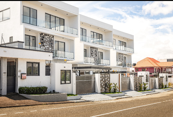 4 Bedroom House - Image 6