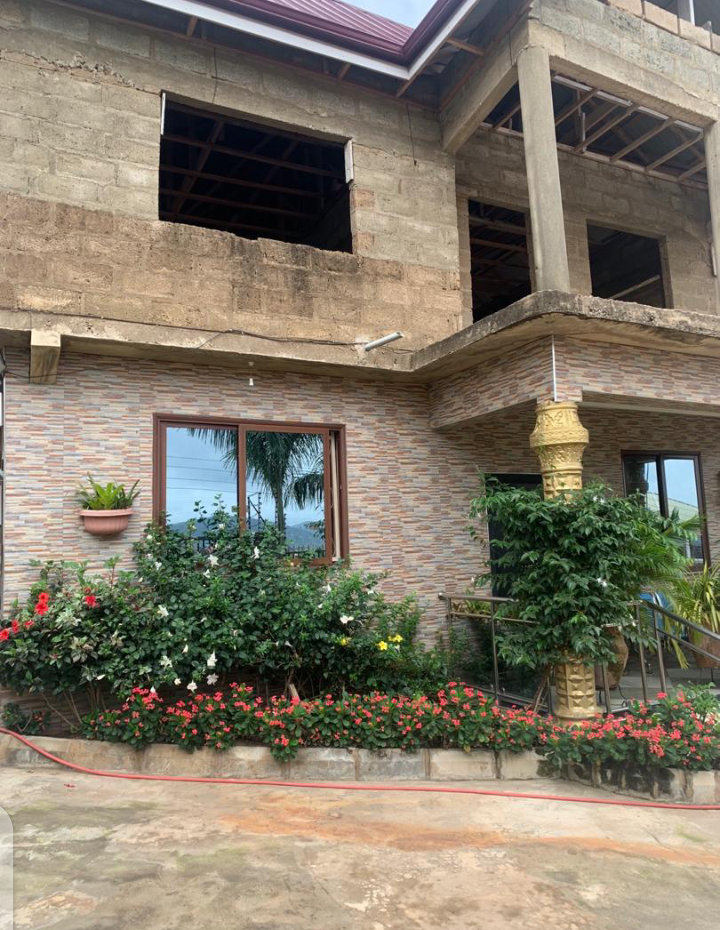 Modern 3-Bedroom House - Image 11