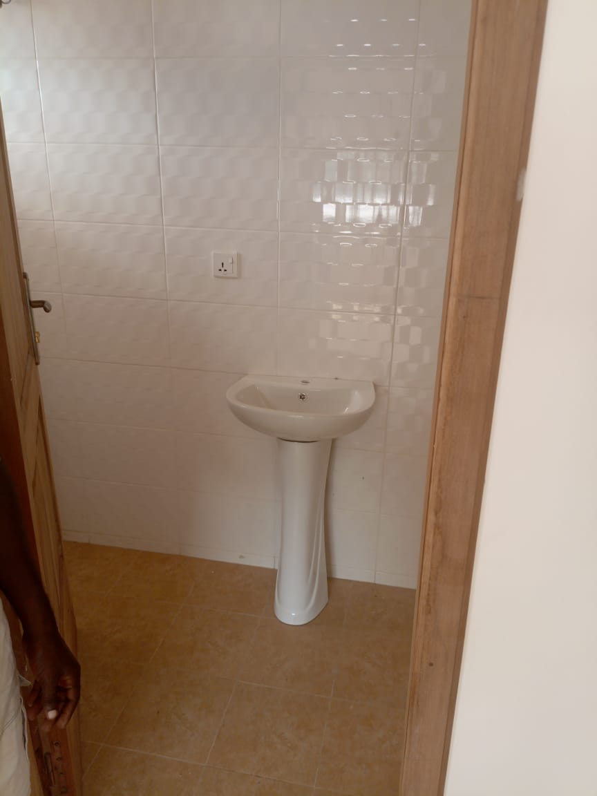 2 Bedroom House for Sale in Ojobi – By the beach side - Image 9